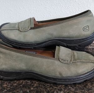 Women's 8.5 KEEN 1008135 Sterling City Green Leather Slip on Flat Loafer